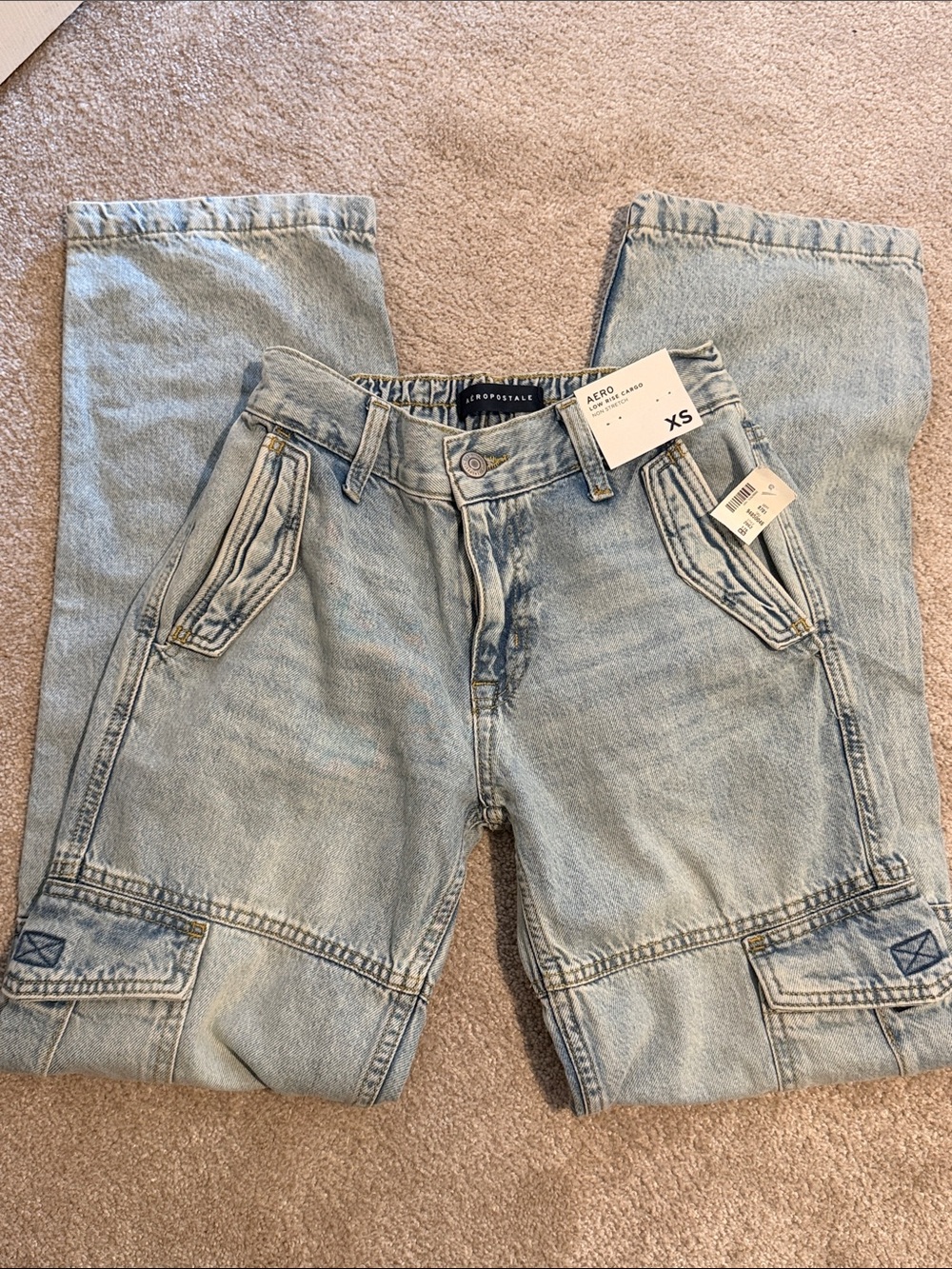 Aeropostale Women’s Light Wash Low Rise Cargo Jeans